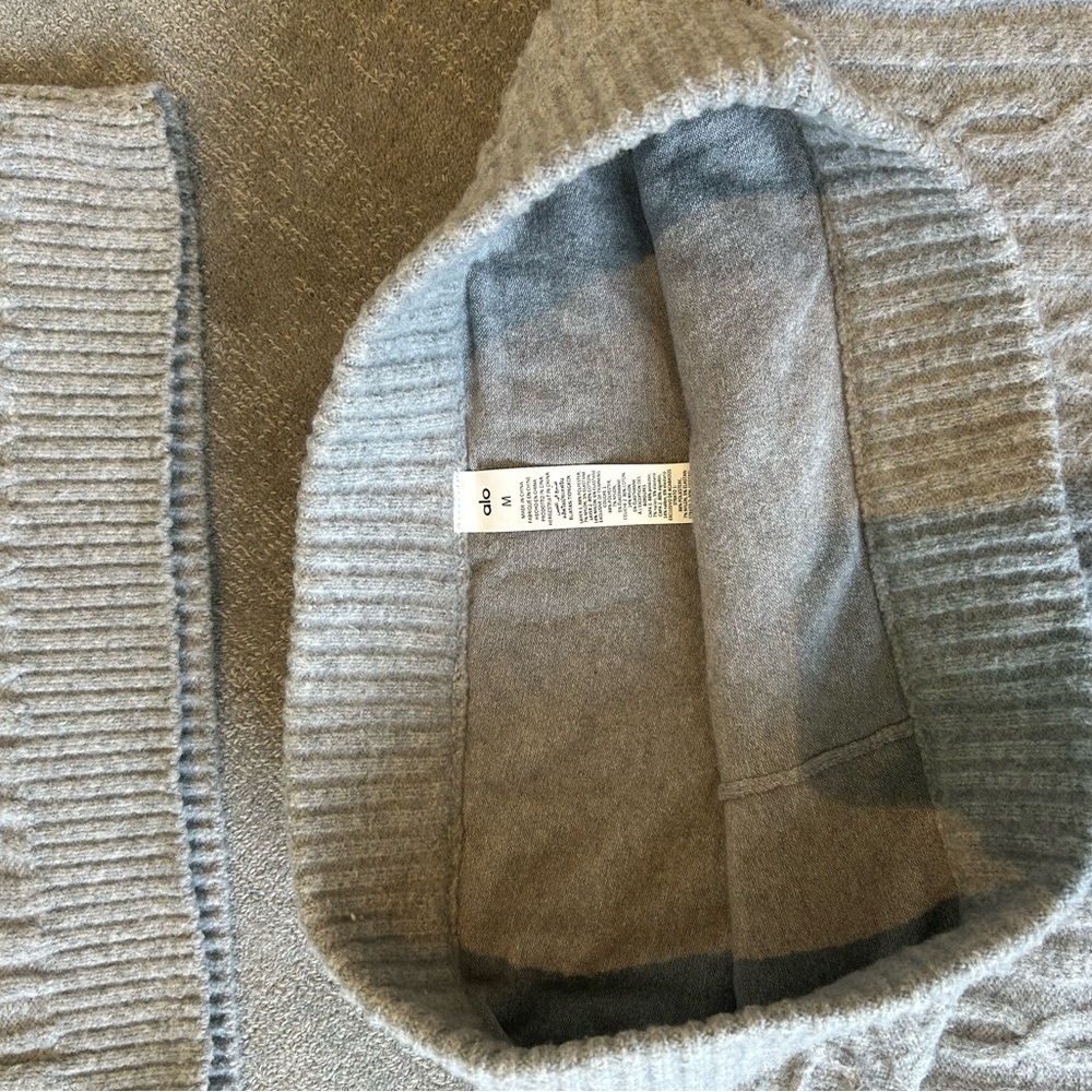ALO Yoga Gray Cable Knit Mini Skirt and Cropped Tank Set - Picture 3 of 5